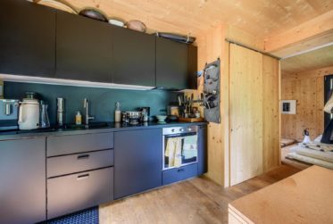 Deux maisons d'architecte dans un écrin naturel préservé à Ayent